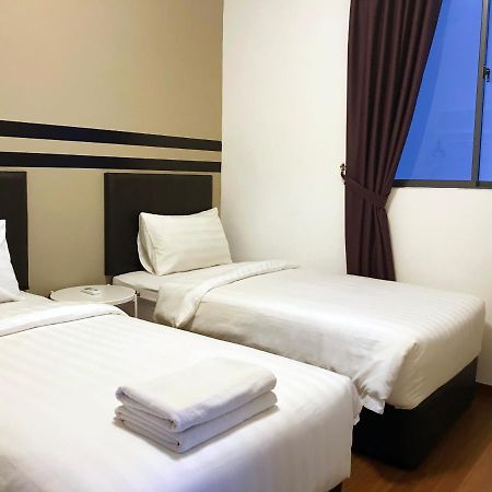 Amerin Mall & Suites เซอรีเคมบางัน ภายนอก รูปภาพ