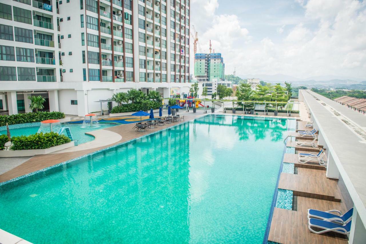 Amerin Mall & Suites เซอรีเคมบางัน ภายนอก รูปภาพ