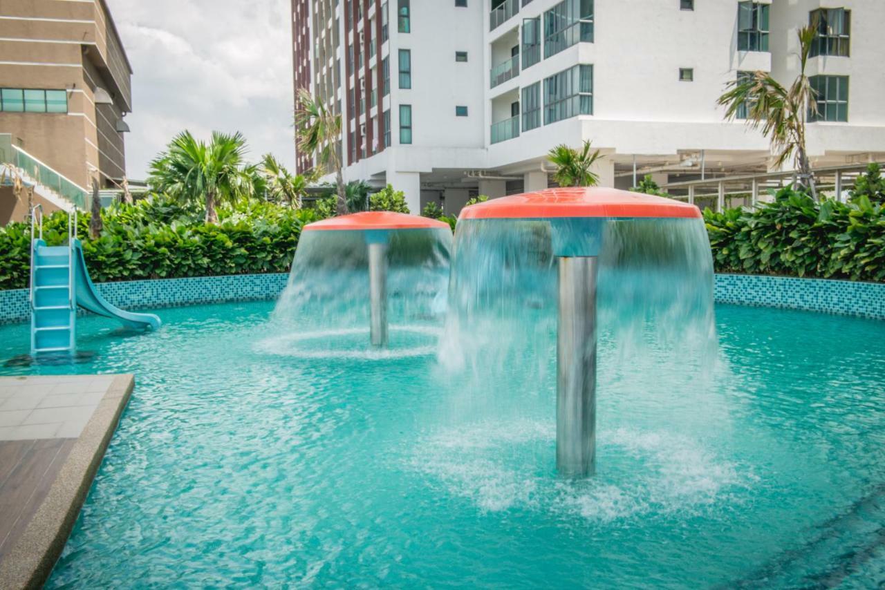 Amerin Mall & Suites เซอรีเคมบางัน ภายนอก รูปภาพ