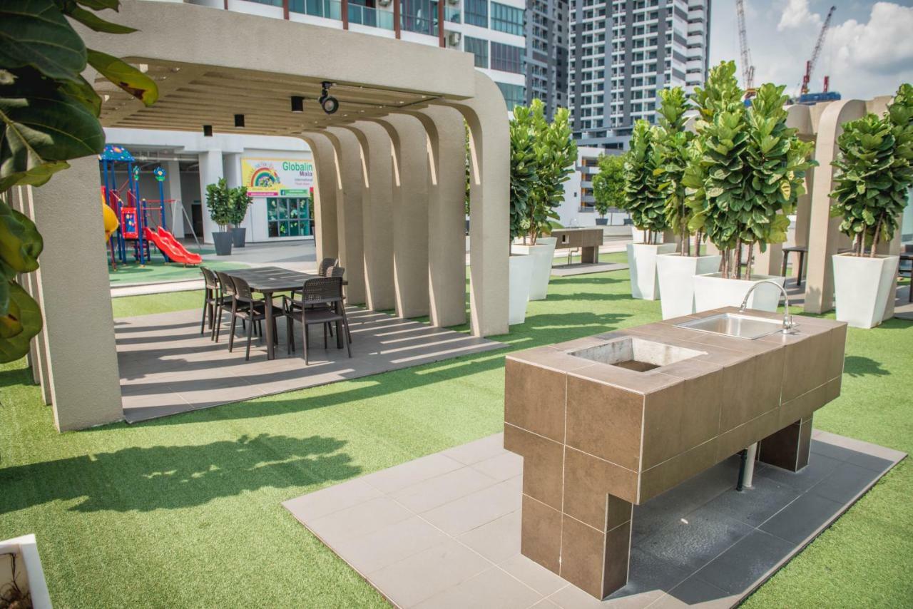 Amerin Mall & Suites เซอรีเคมบางัน ภายนอก รูปภาพ